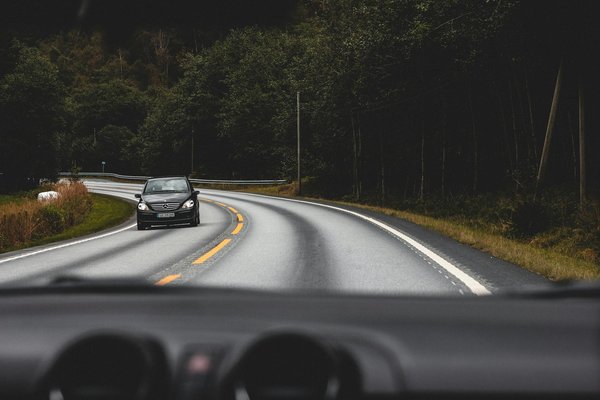 Guide Ultime : Installer un Système d'Avertissement de Sortie de Voie sur une Voiture Classique